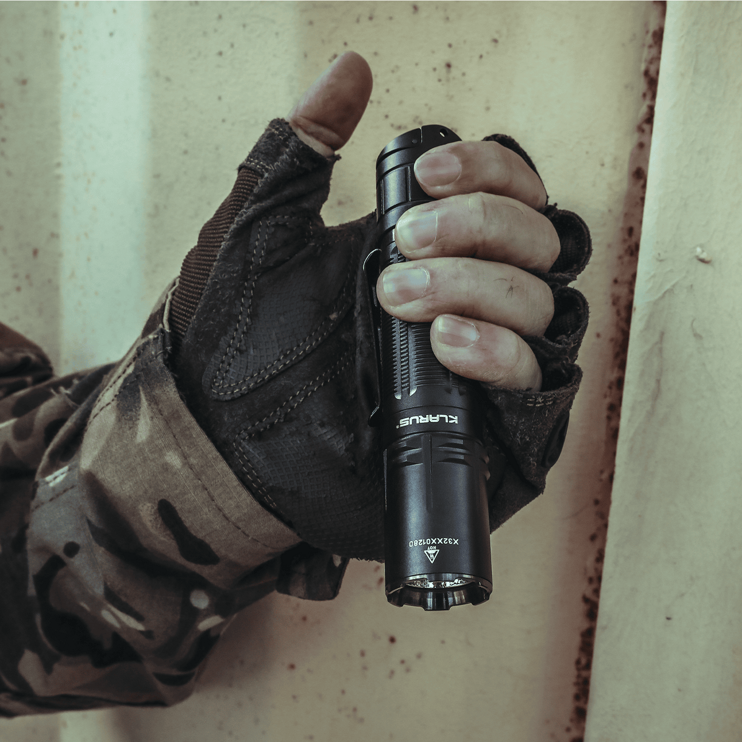 Klarus Tactical Flashlight XT2CR PRO V2 愛維斯 照明