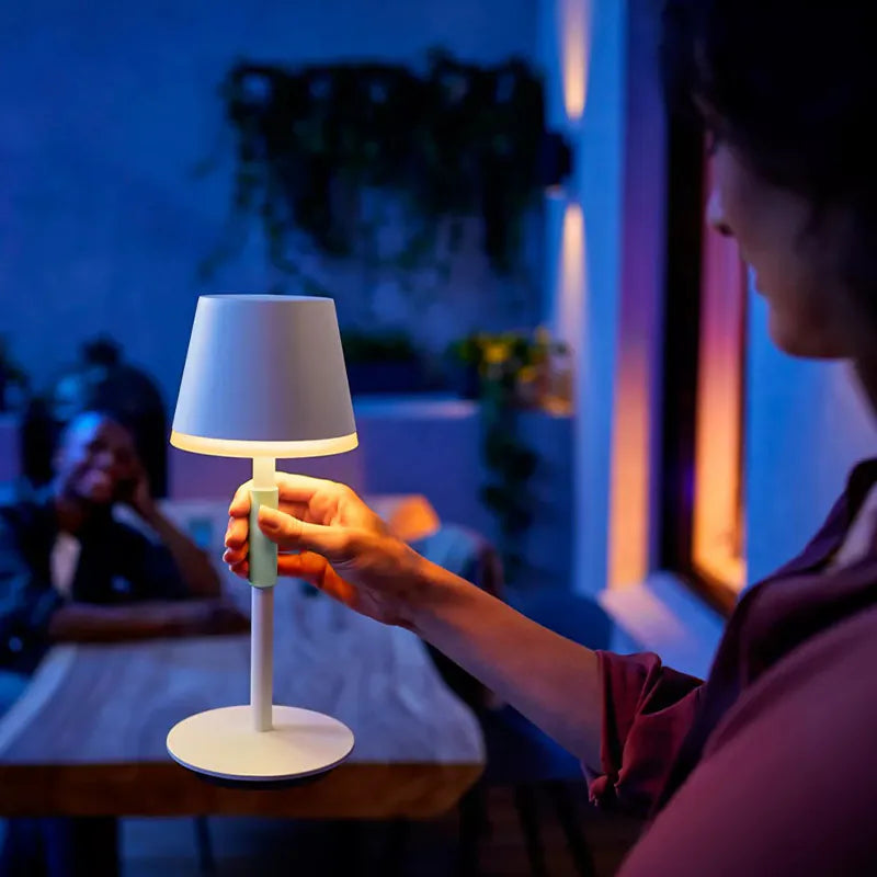 Philips Hue Go 可攜式檯燈 Philips