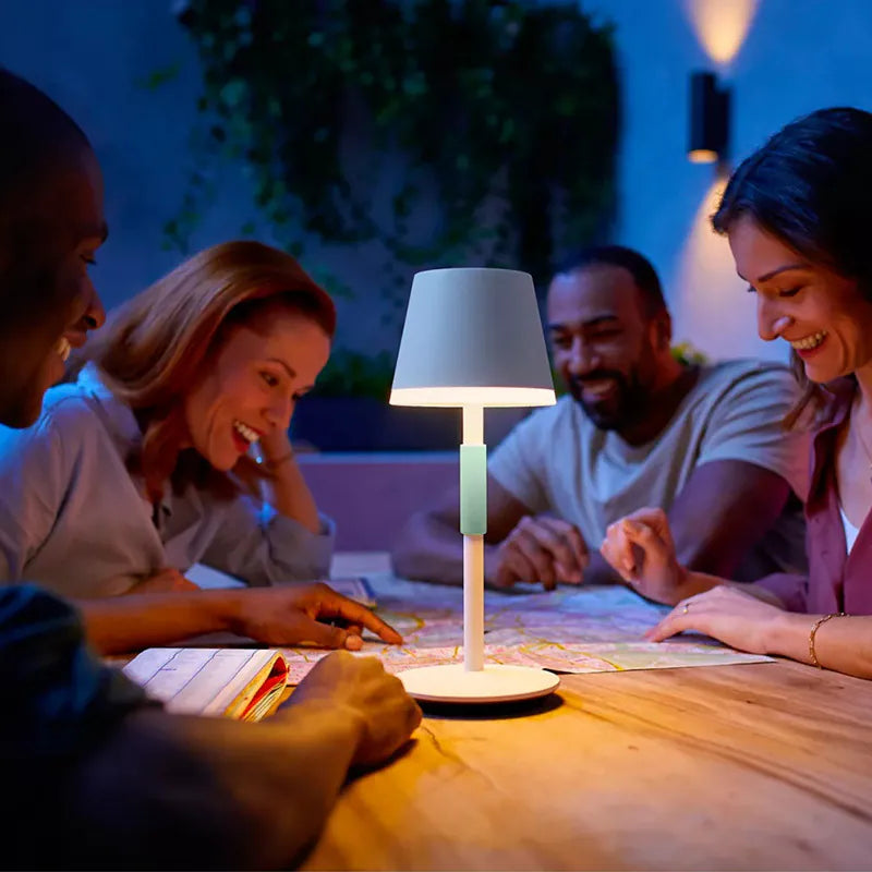 Philips Hue Go 可攜式檯燈 Philips